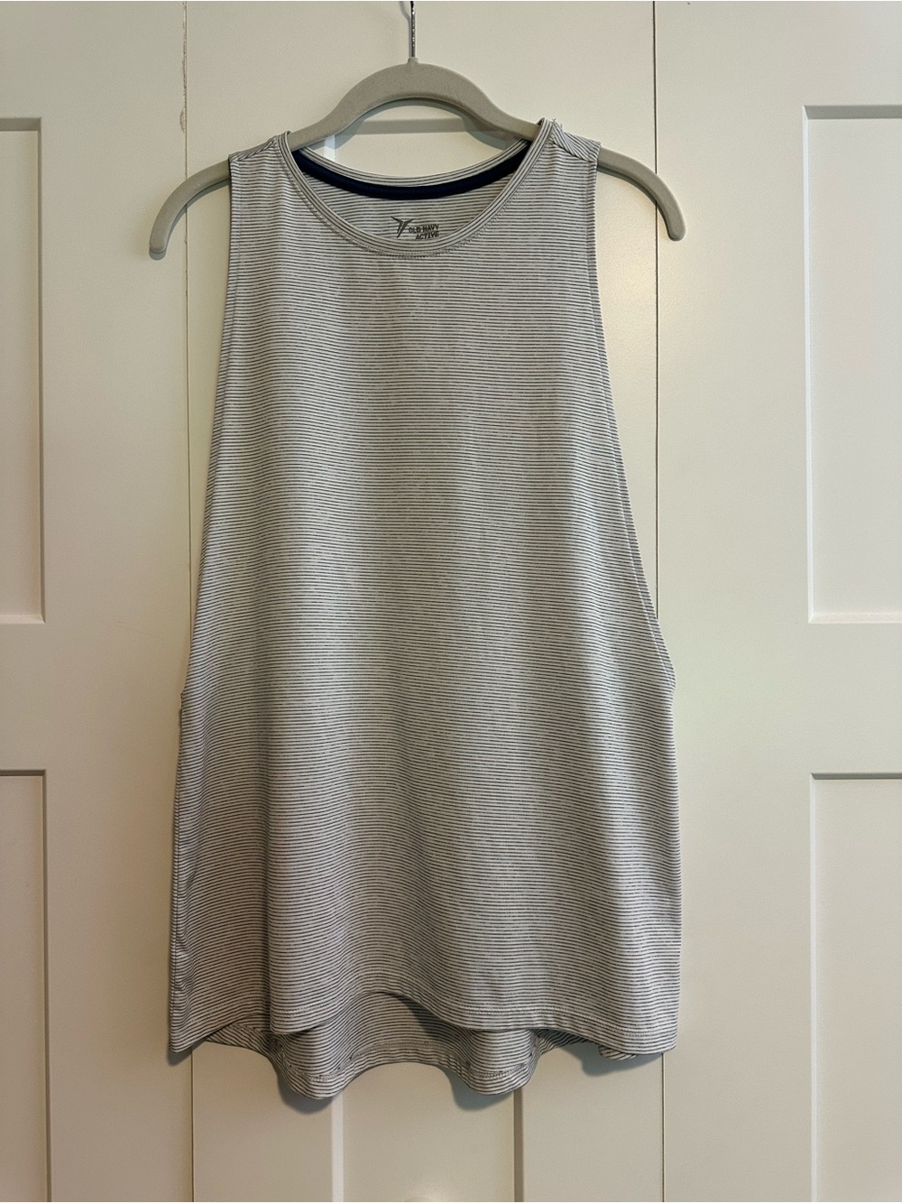 Old Navy Black & White Microstripe Deep Cut Sleeveless Tank Top
